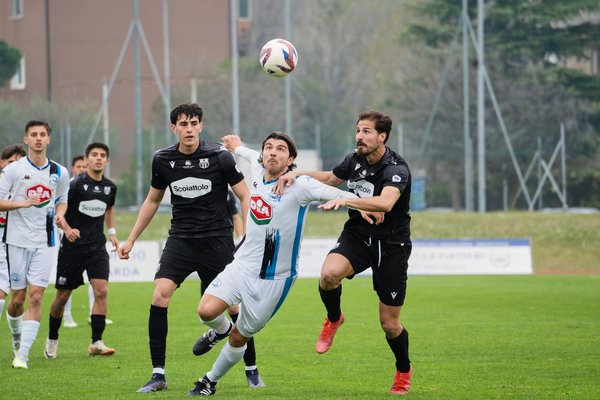 Comment obtenir une bourse d'étude pour jouer au basket universitaire ?